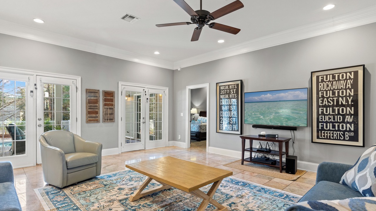 Photo of Livingroom in Village of Sugar Beach