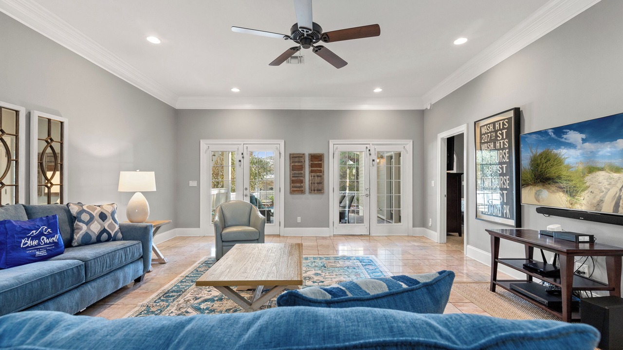 Photo of Livingroom in Village of Sugar Beach
