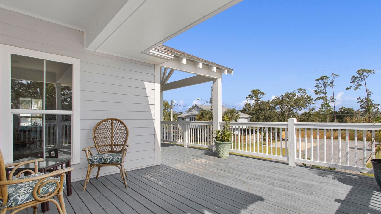 Photo of Patio Balcony in Henderson Point