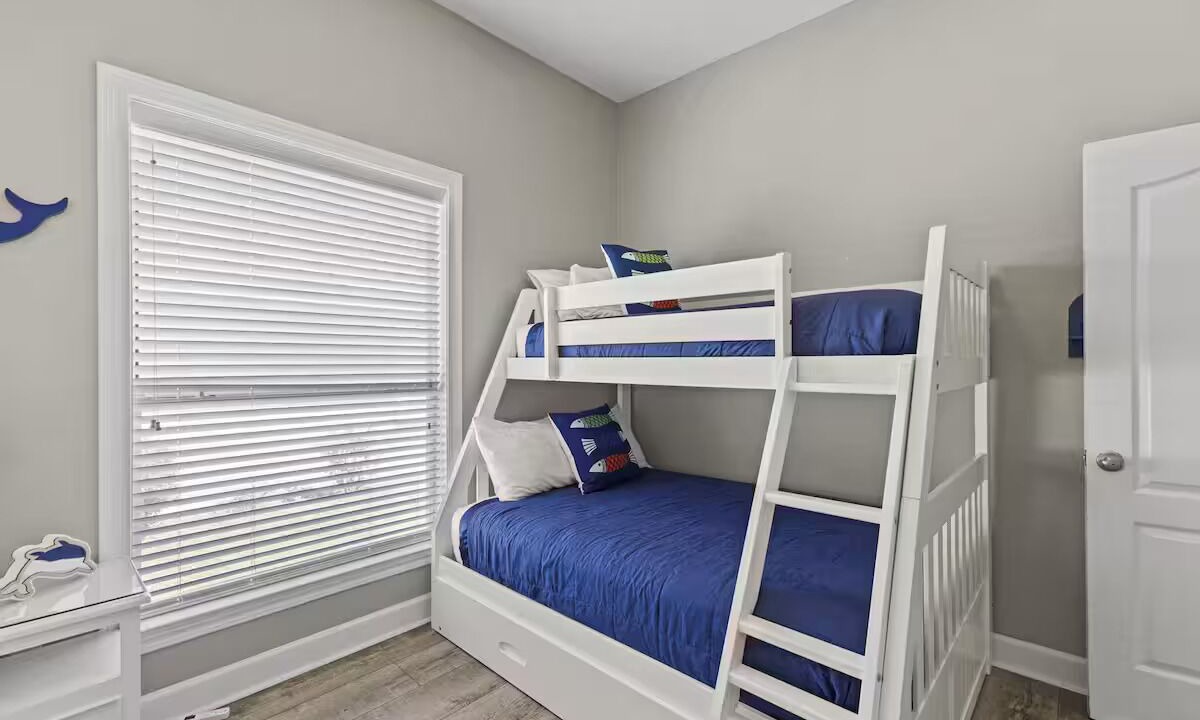 Photo of Bedroom in Miramar Beach