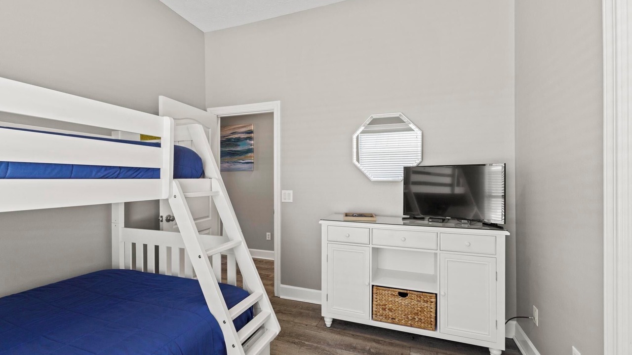 Photo of Bedroom in Miramar Beach