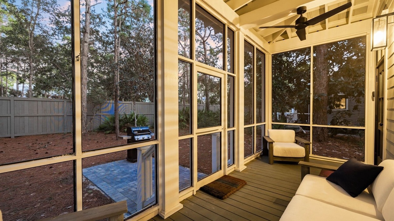 Photo of Patio Balcony in Forest District
