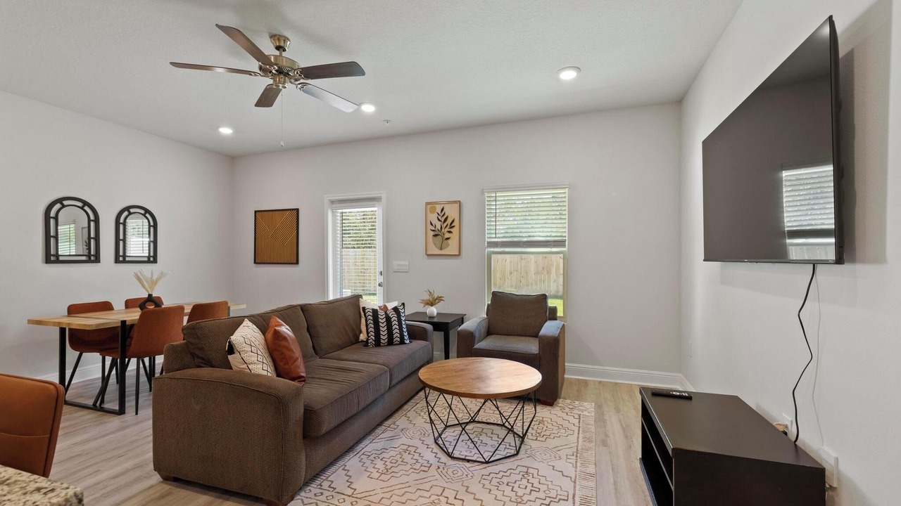 Photo of Livingroom in Ferry Pass