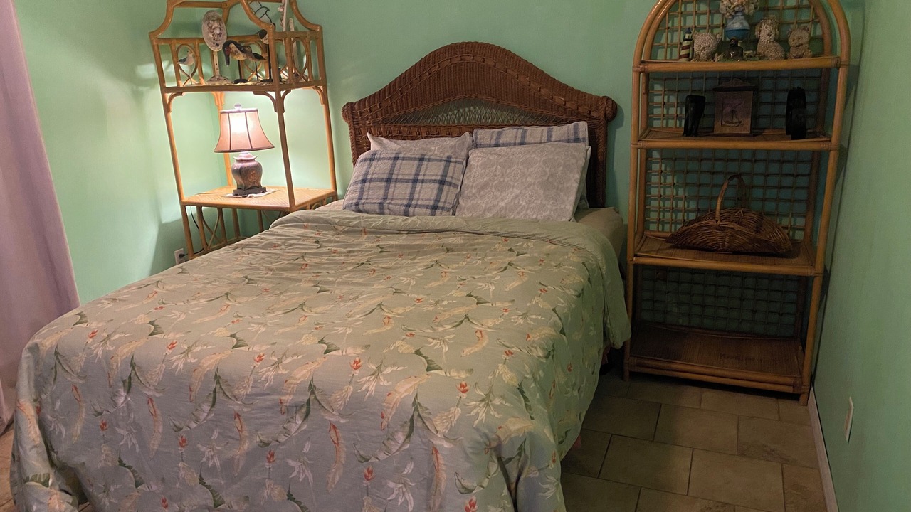Photo of Bedroom in Biltmore Beach