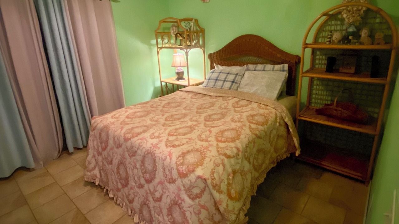 Photo of Bedroom in Biltmore Beach