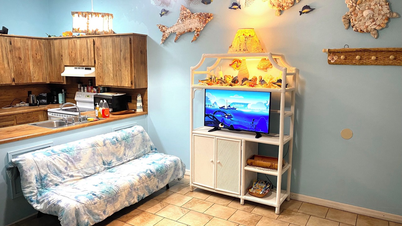 Photo of Livingroom in Biltmore Beach