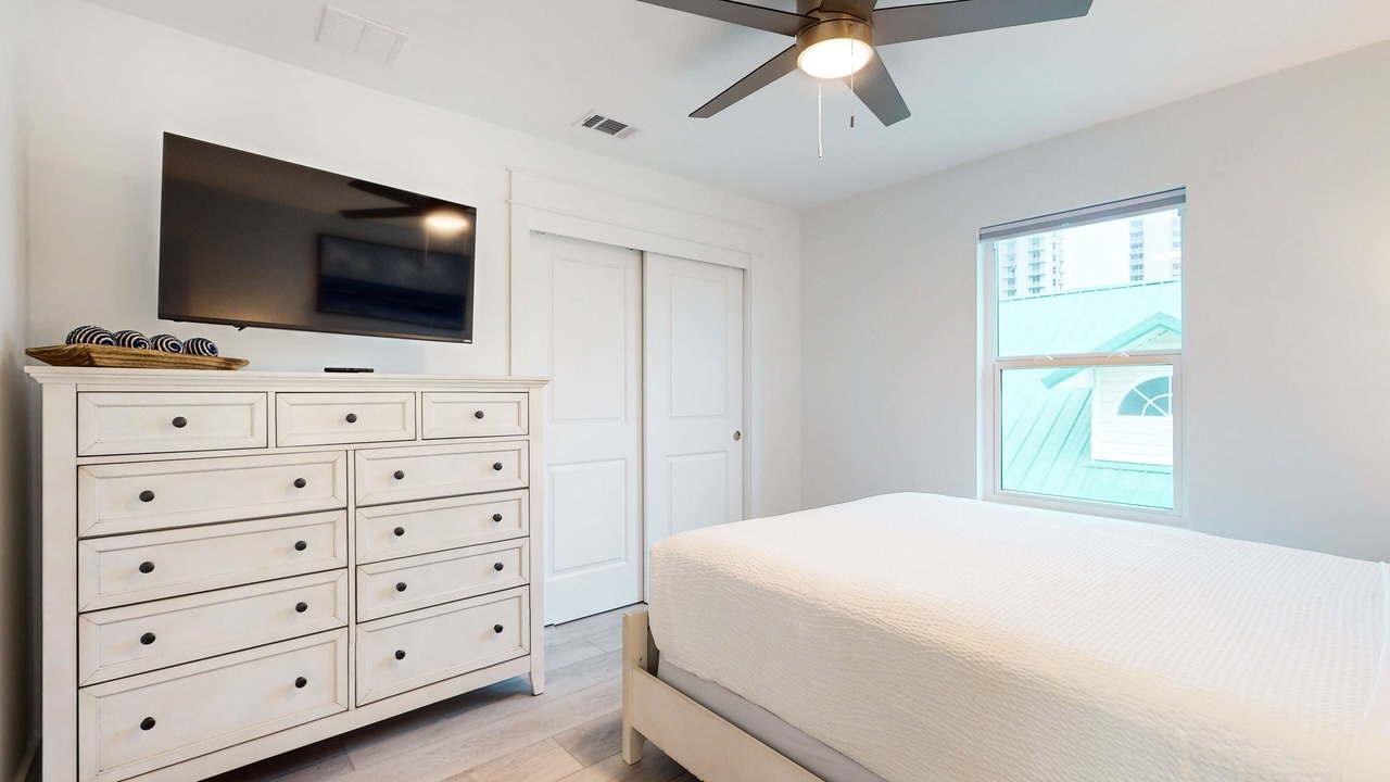 Photo of Bedroom in Navarre Beach