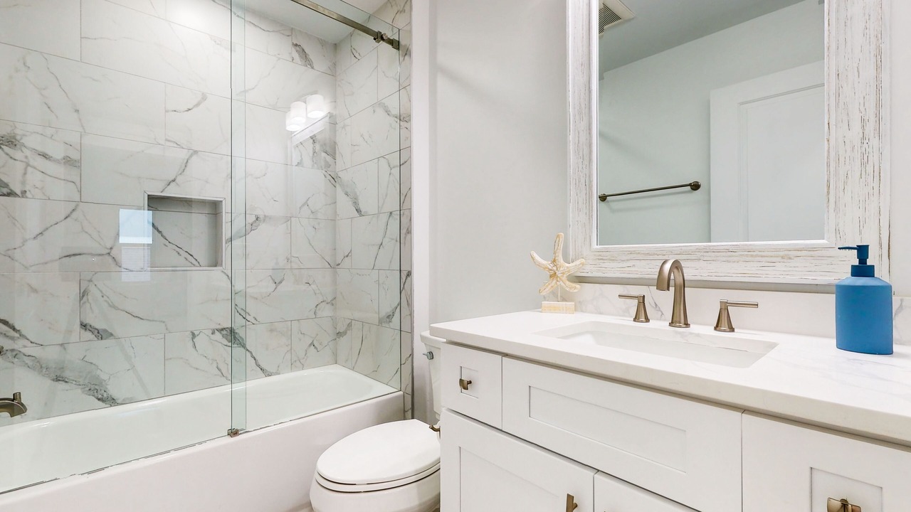 Photo of Bathroom in Navarre Beach