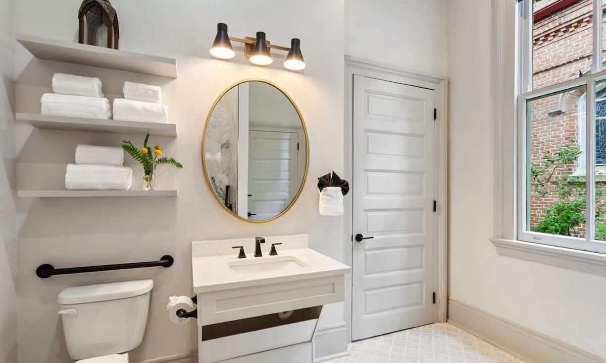 Photo of Bathroom in Esplanade Ridge