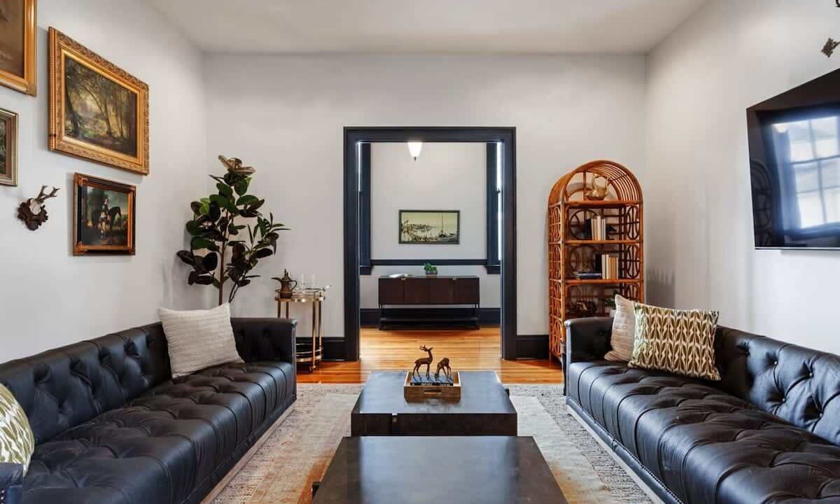 Photo of Livingroom in Esplanade Ridge