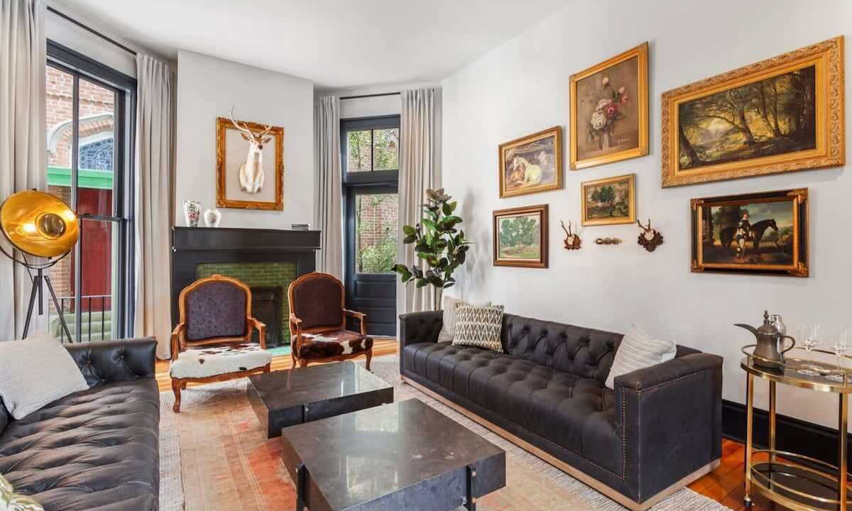 Photo of Livingroom in Esplanade Ridge