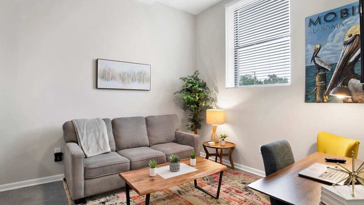 Photo of Livingroom in Central Business District