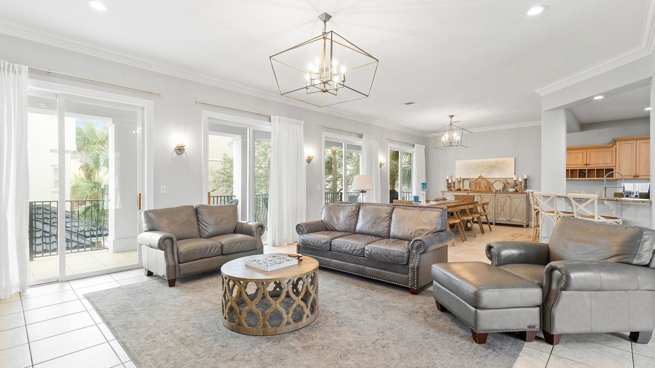 Photo of Livingroom in Crystal Shores