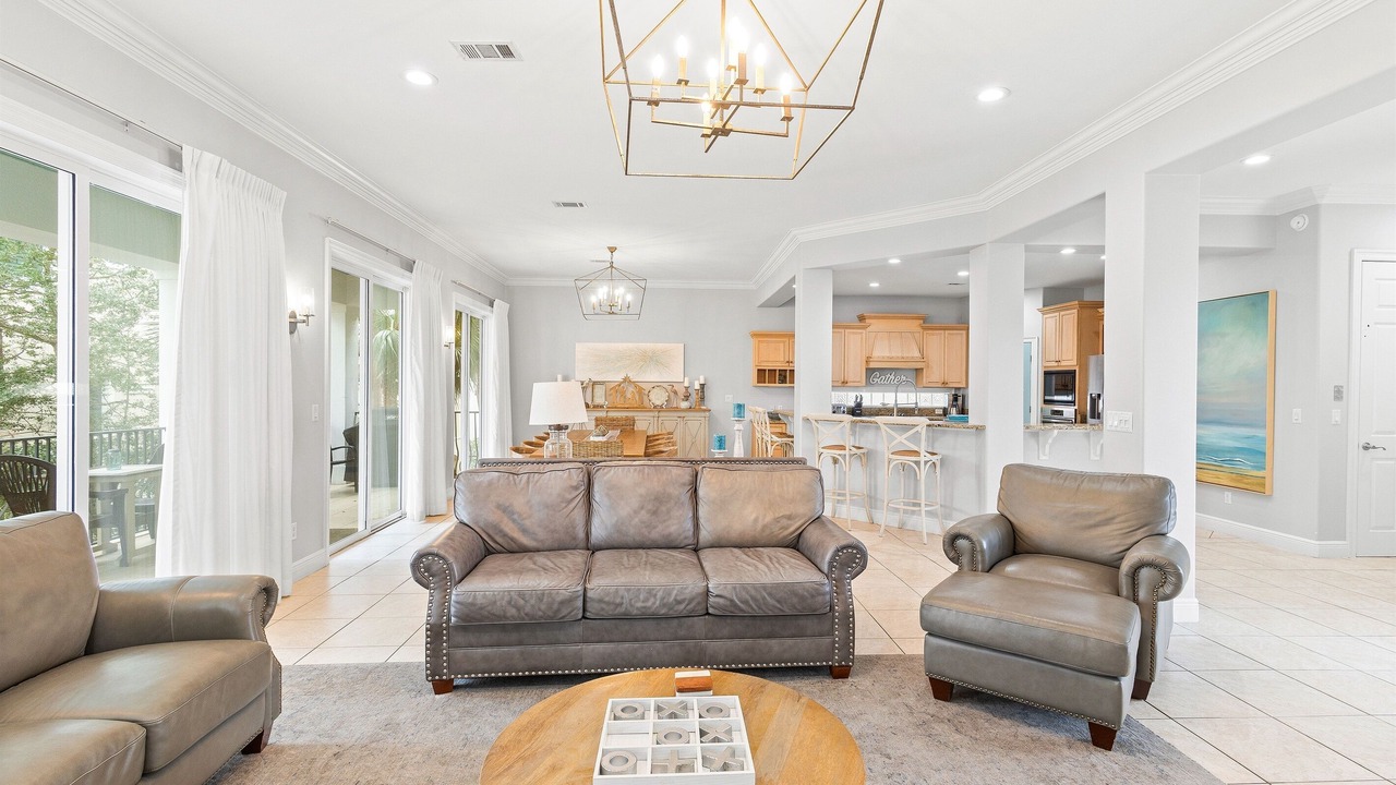 Photo of Livingroom in Crystal Shores