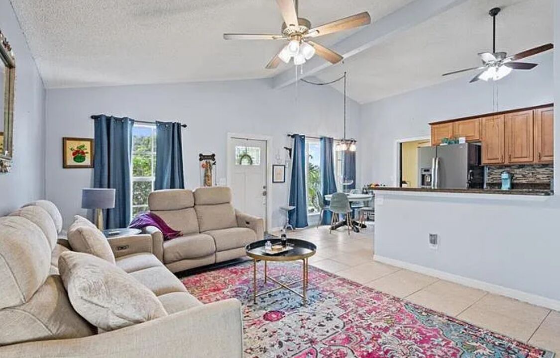 Photo of Livingroom in Royal Palm Beach