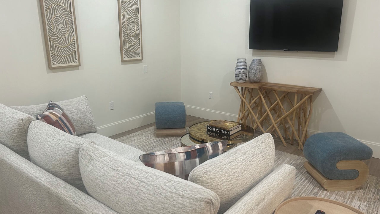 Photo of Livingroom in Downtown Jackson