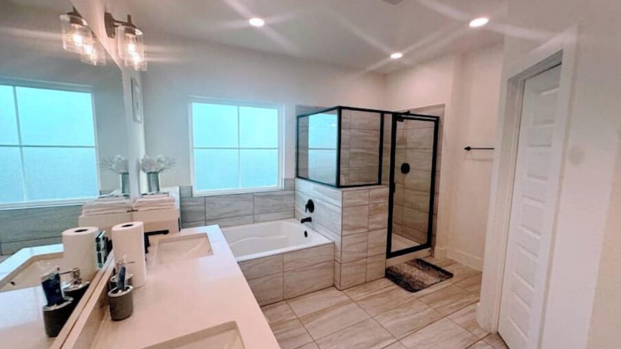 Photo of Bathroom in Clodine