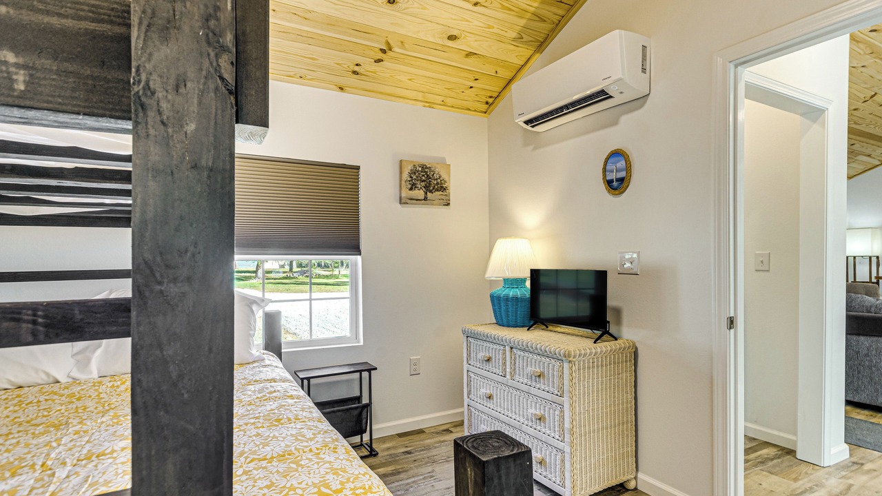 Photo of Bedroom in Lillian