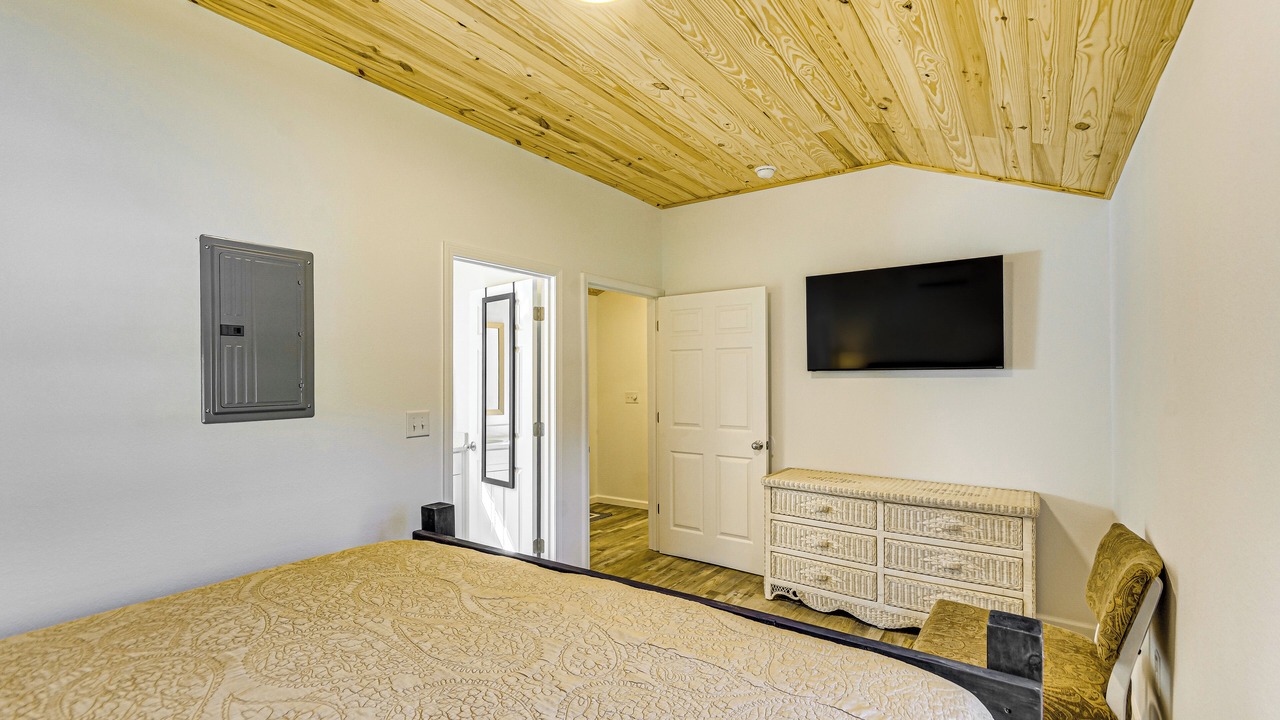 Photo of Bedroom in Lillian