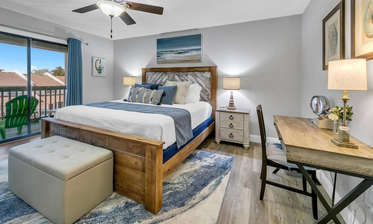 Photo of Bedroom in Laguna Beach Estates