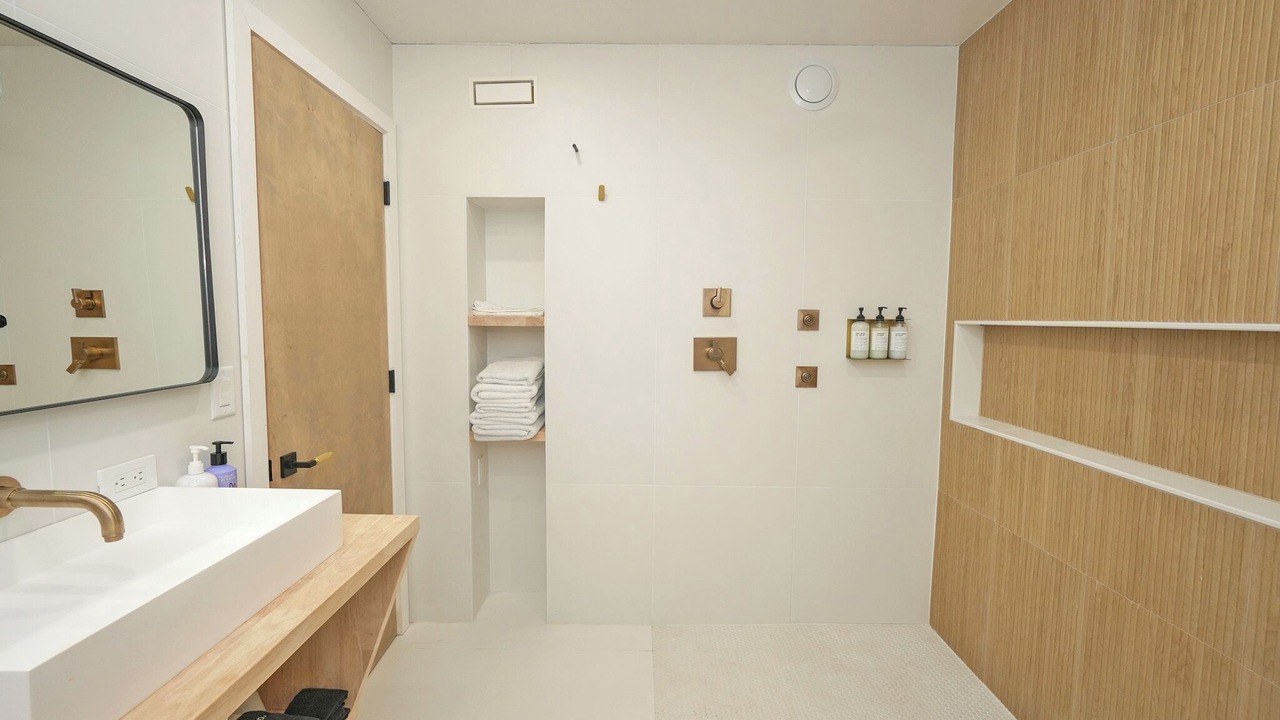 Photo of Bathroom in Fort King District
