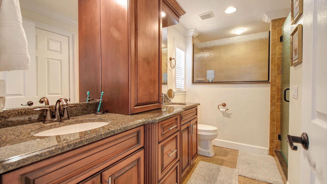 Photo of Bathroom in Isles of Capri