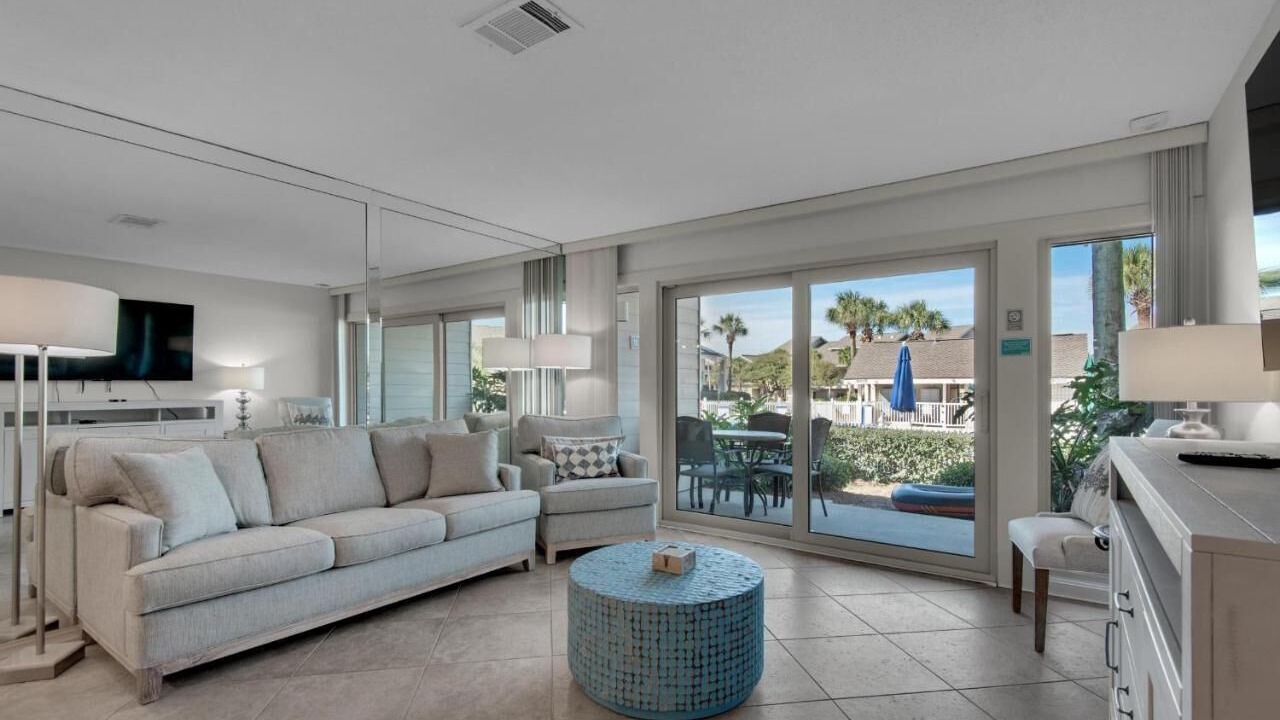 Photo of Livingroom in Miramar Beach