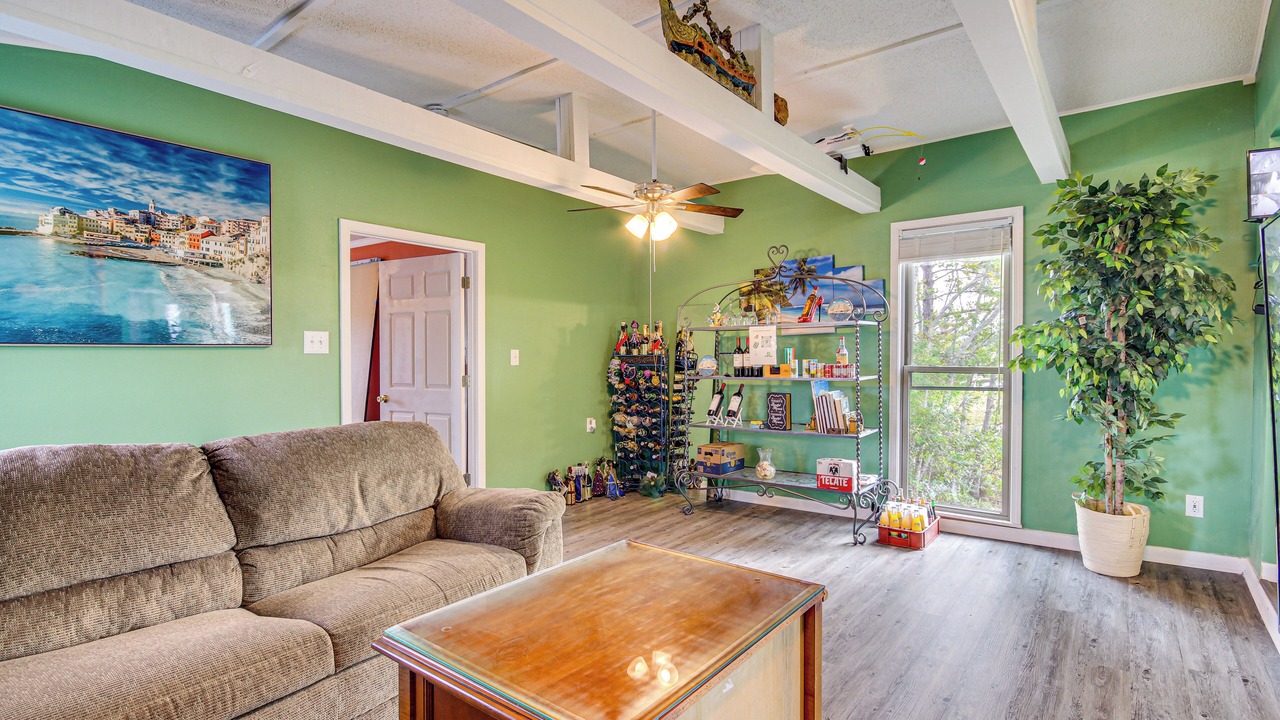 Photo of Livingroom in Shoreline Park