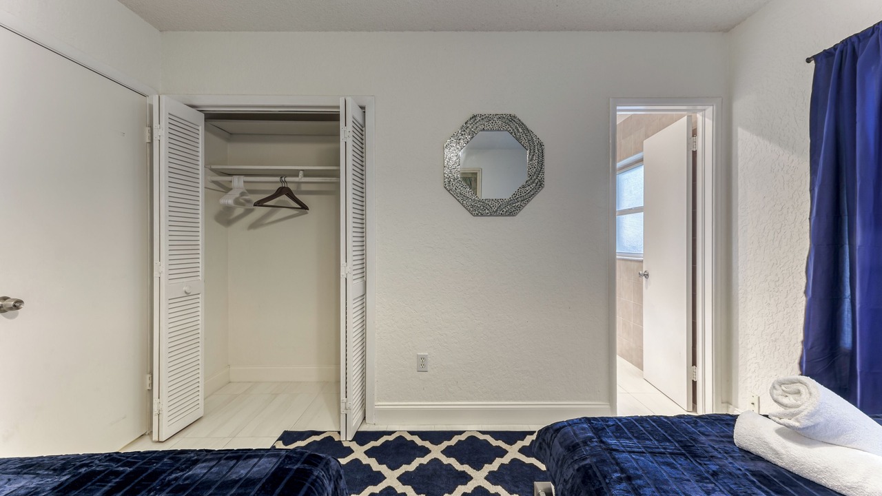 Photo of Bedroom in Lauderdale Beach