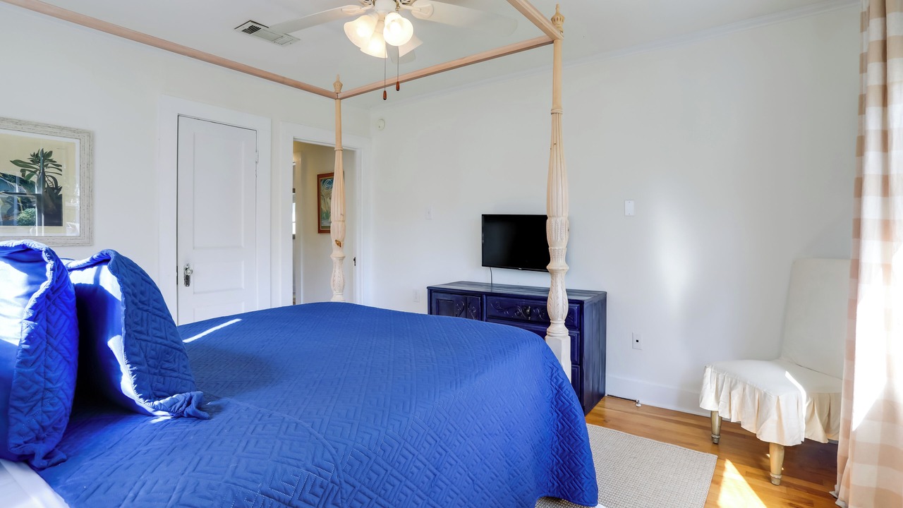 Photo of Bedroom in Mid City South