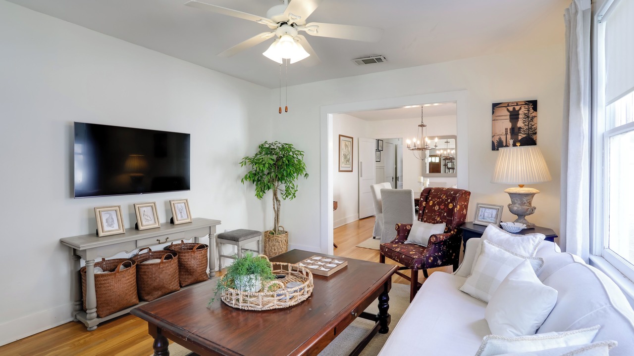 Photo of Bedroom in Mid City South