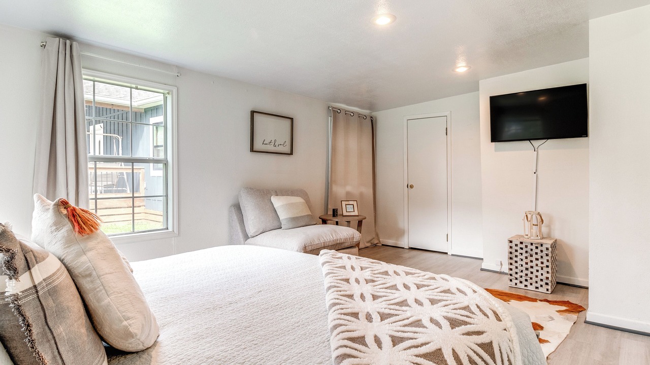Photo of Bedroom in West Livingston