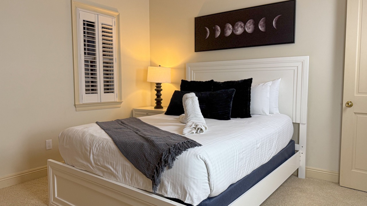 Photo of Bedroom in Upper Grand Lagoon