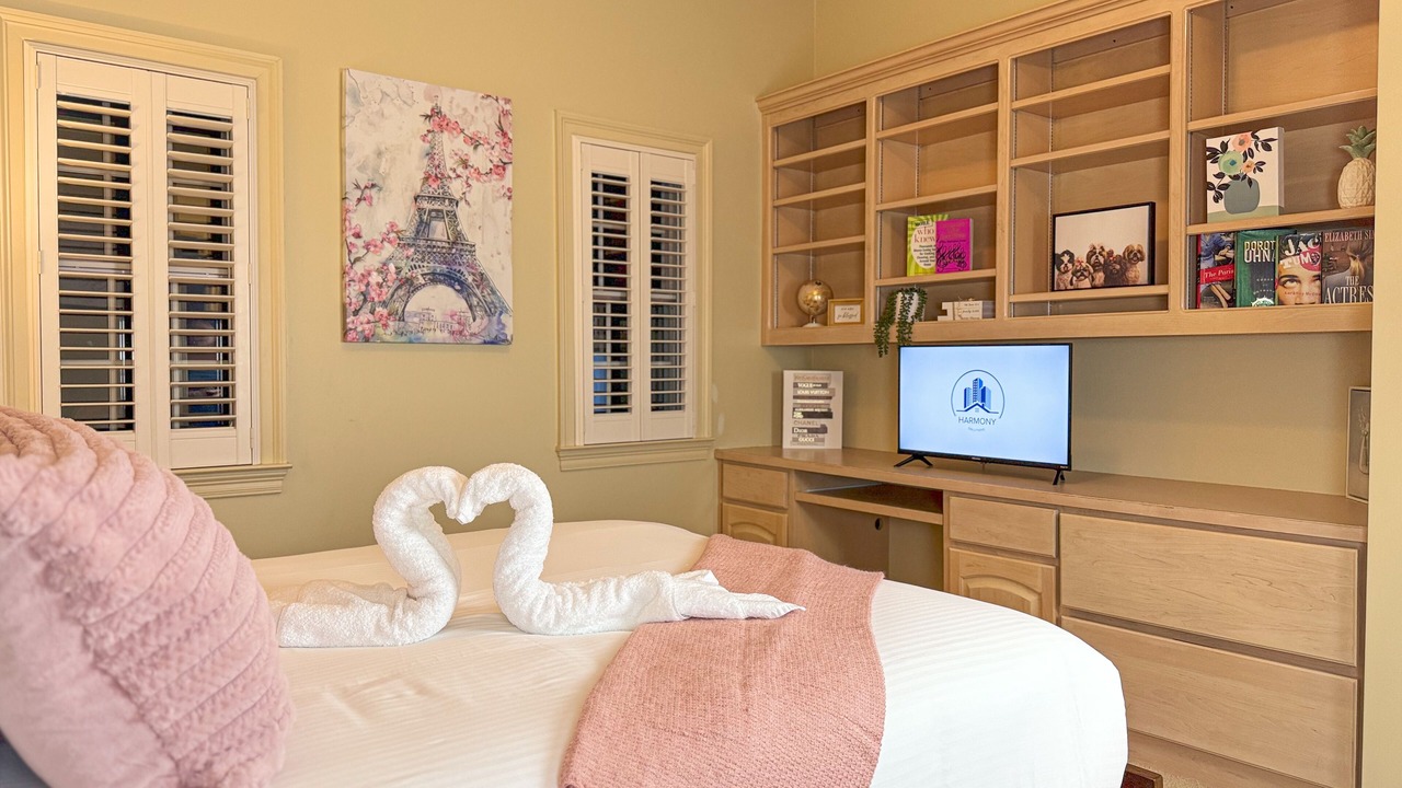 Photo of Bedroom in Upper Grand Lagoon