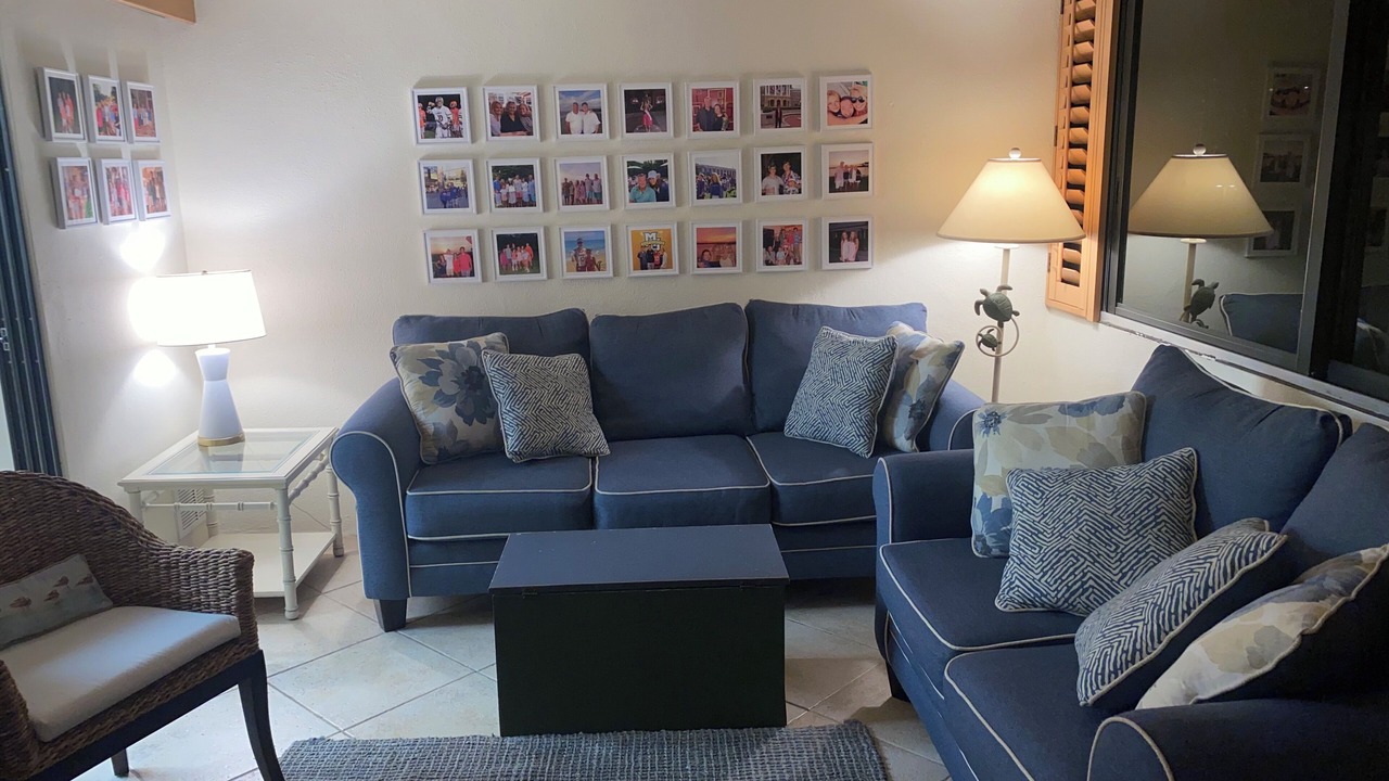 Photo of Livingroom in Pelican Bay