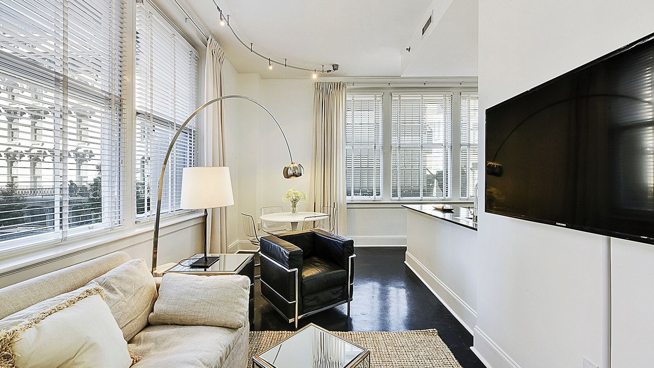 Photo of Livingroom in Central Business District