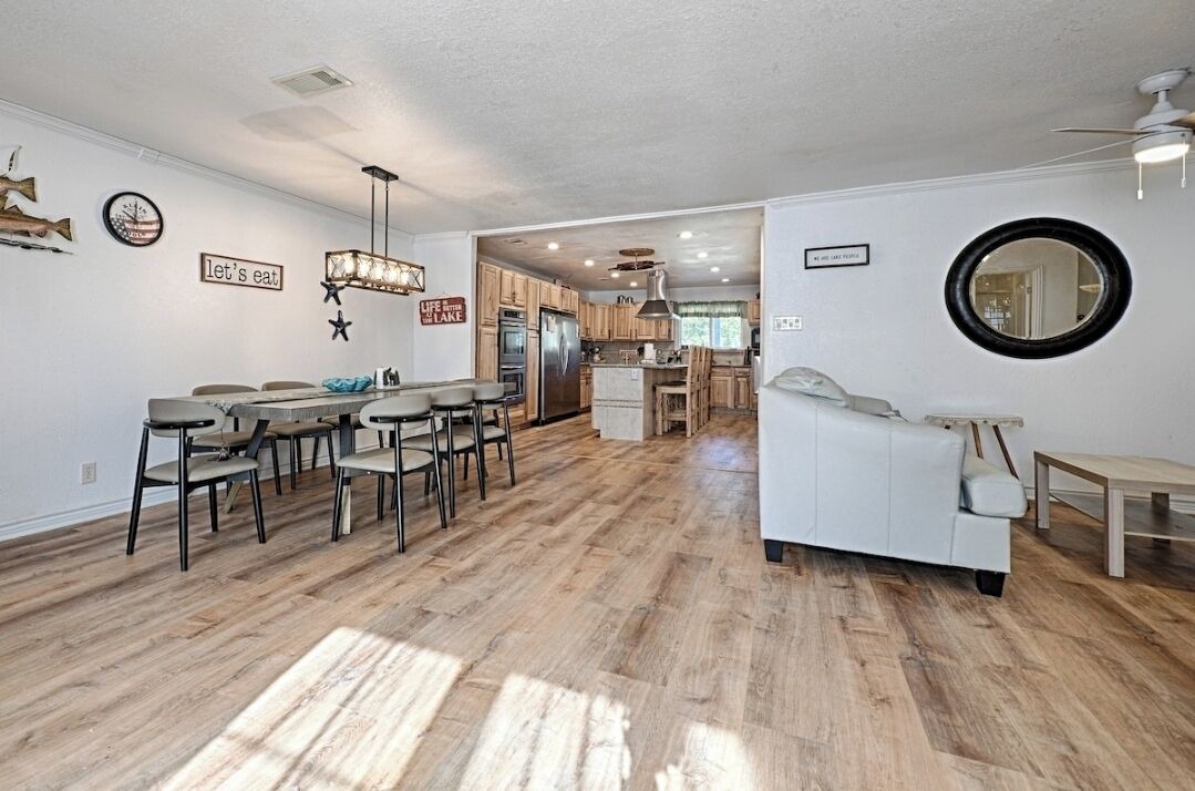 Photo of Livingroom in Quinlan