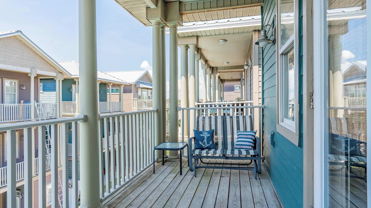 Photo of Patio Balcony in Crescent Beach
