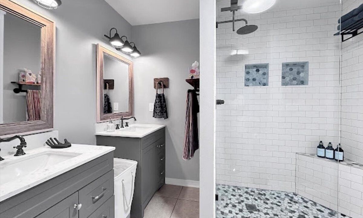Photo of Bathroom in Mary Esther