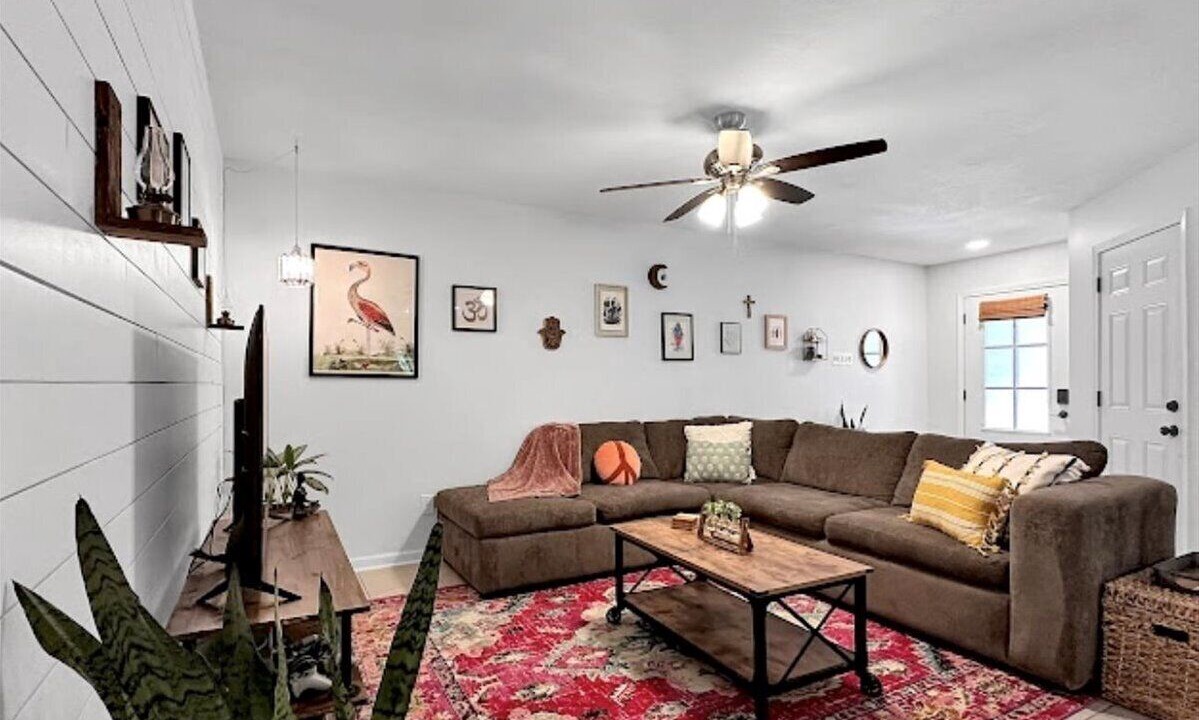 Photo of Livingroom in Mary Esther