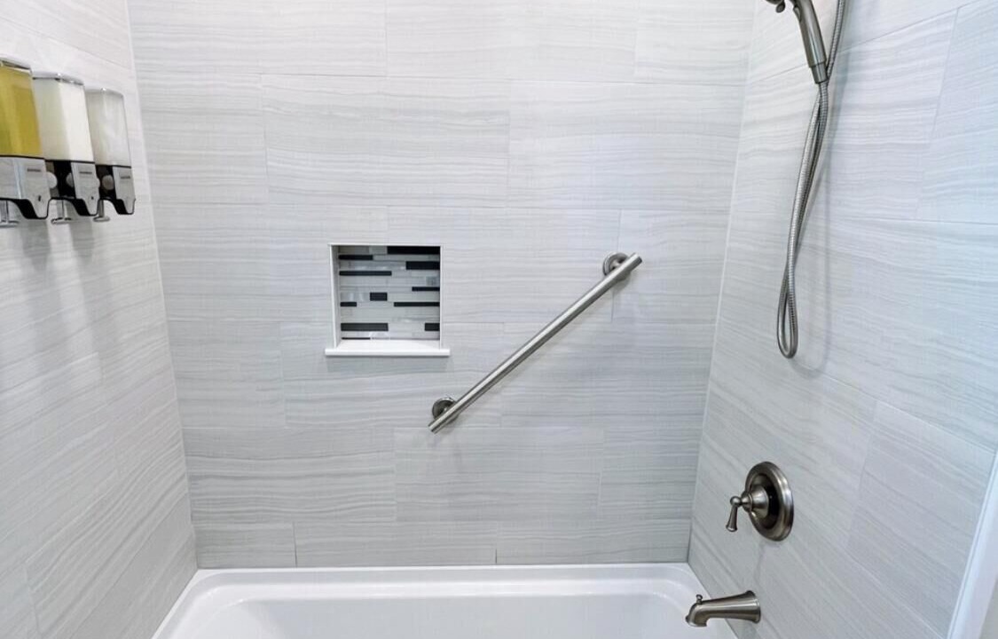 Photo of Bathroom in Kenner - Louis Armstrong International Airport