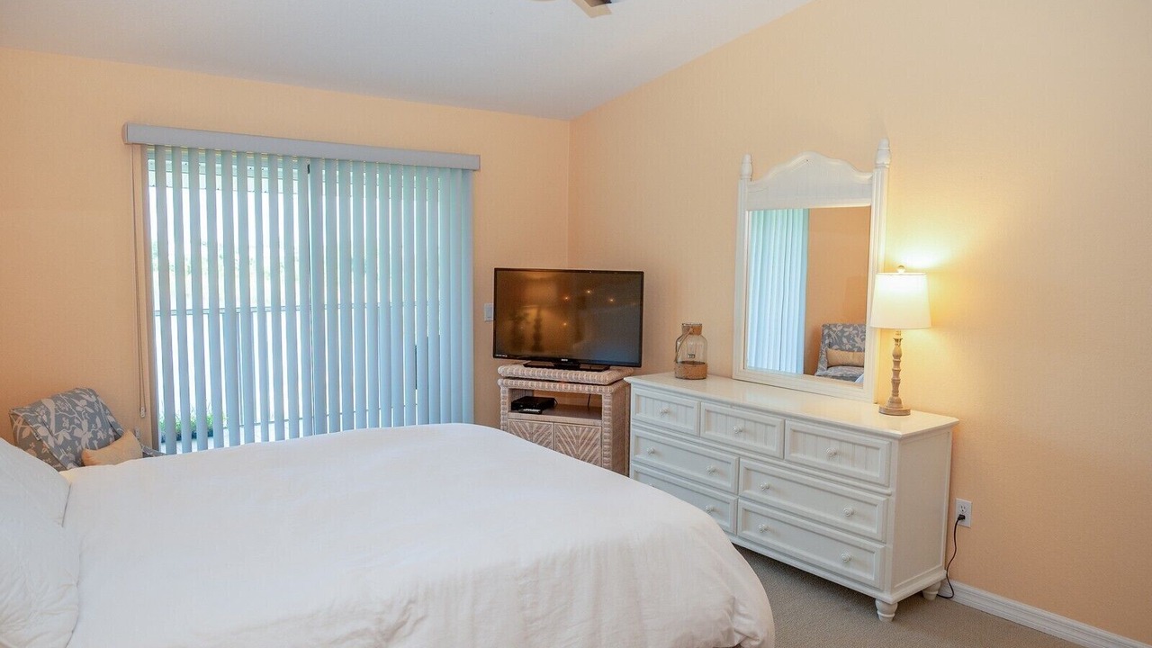 Photo of Bedroom in Fiddlers Green Nature Trail