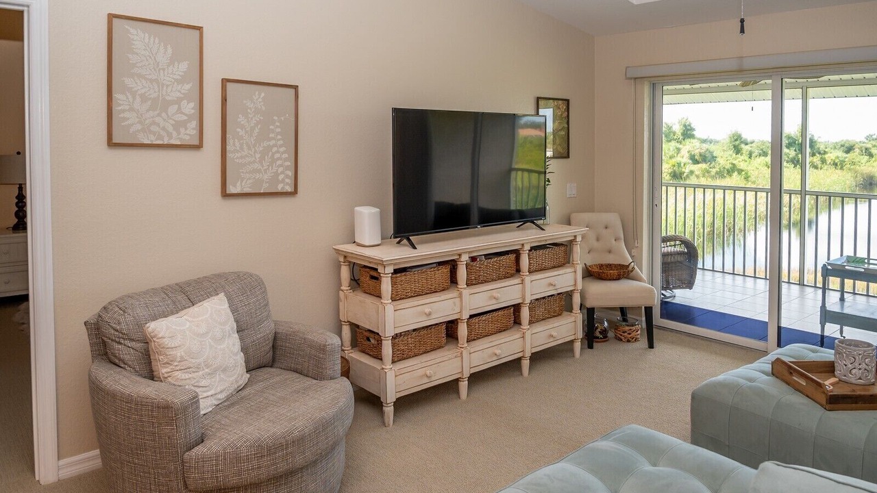 Photo of Livingroom in Fiddlers Green Nature Trail