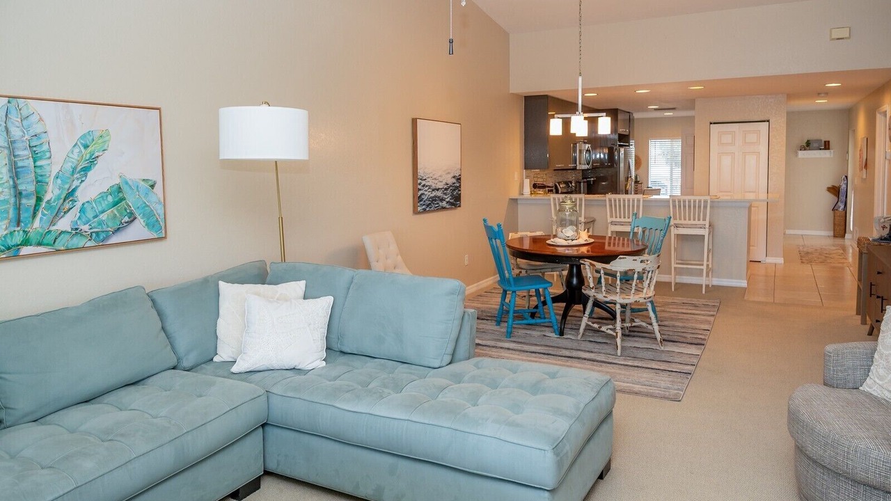 Photo of Livingroom in Fiddlers Green Nature Trail