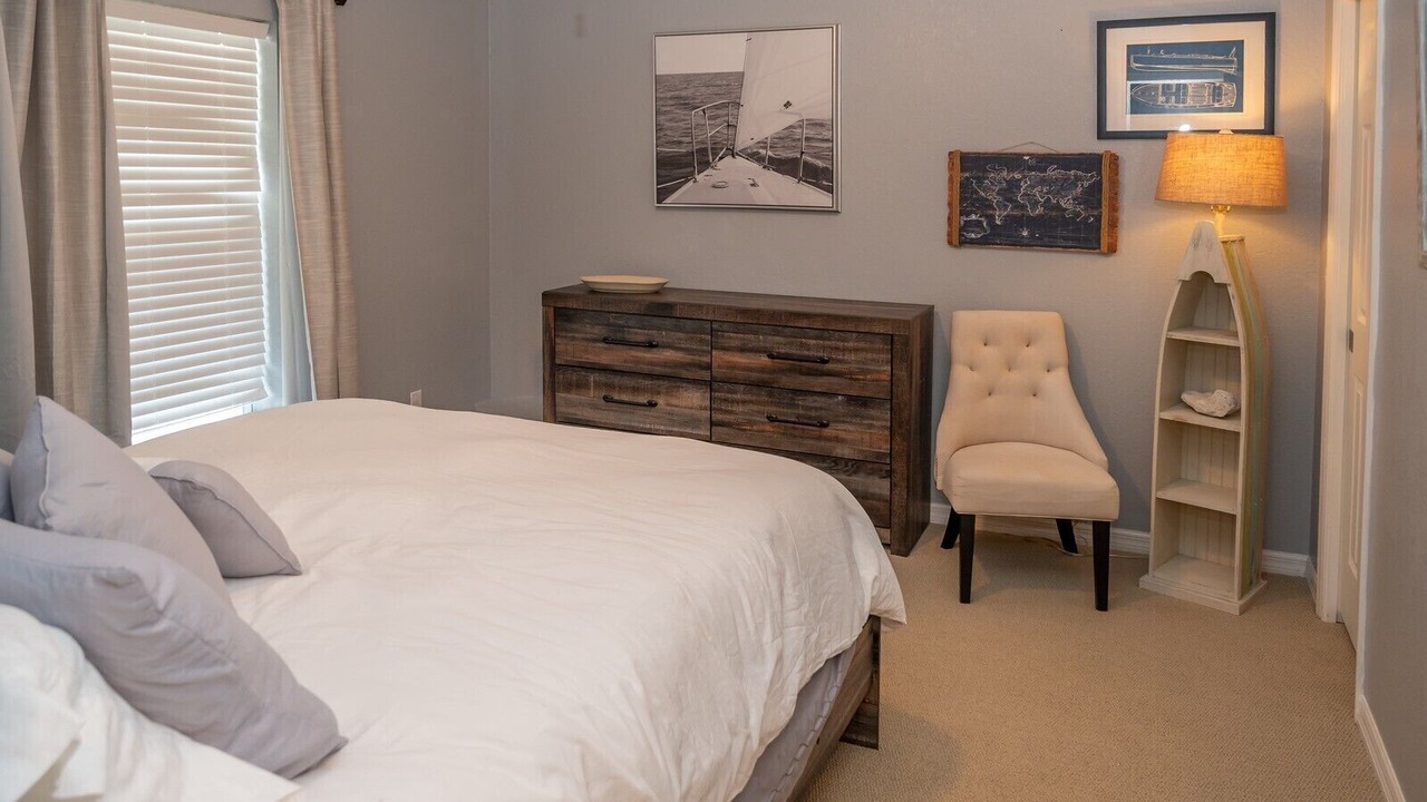 Photo of Bedroom in Fiddlers Green Nature Trail
