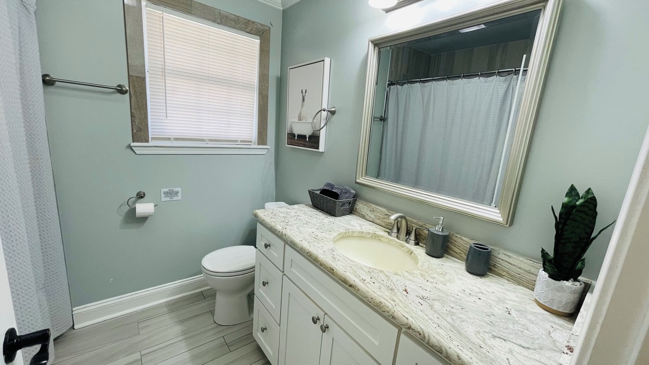Photo of Bathroom in Old Jefferson