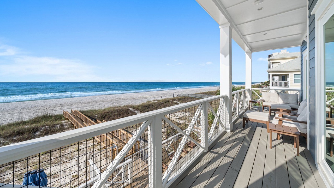 Photo of Patio Balcony in Lullwater Beach On Gulf Of Mexico