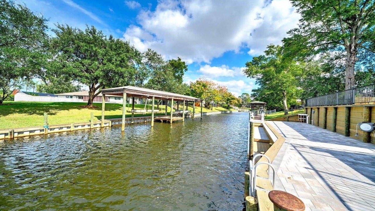 Photo of Patio Balcony in Pretty Bayou