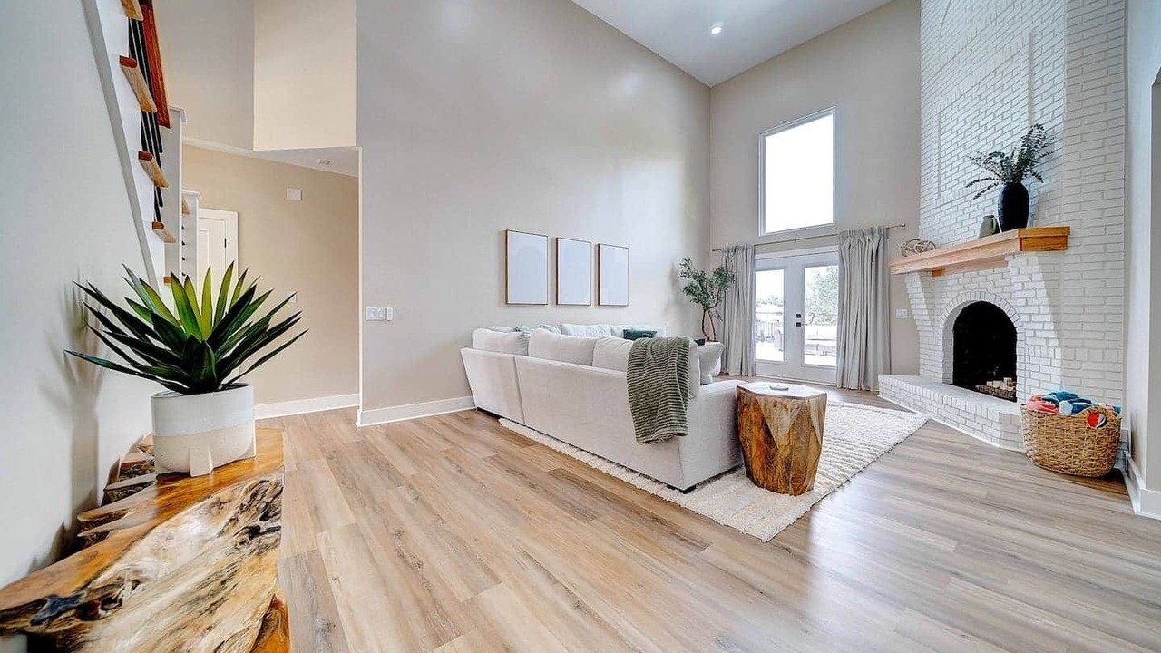 Photo of Livingroom in Pretty Bayou