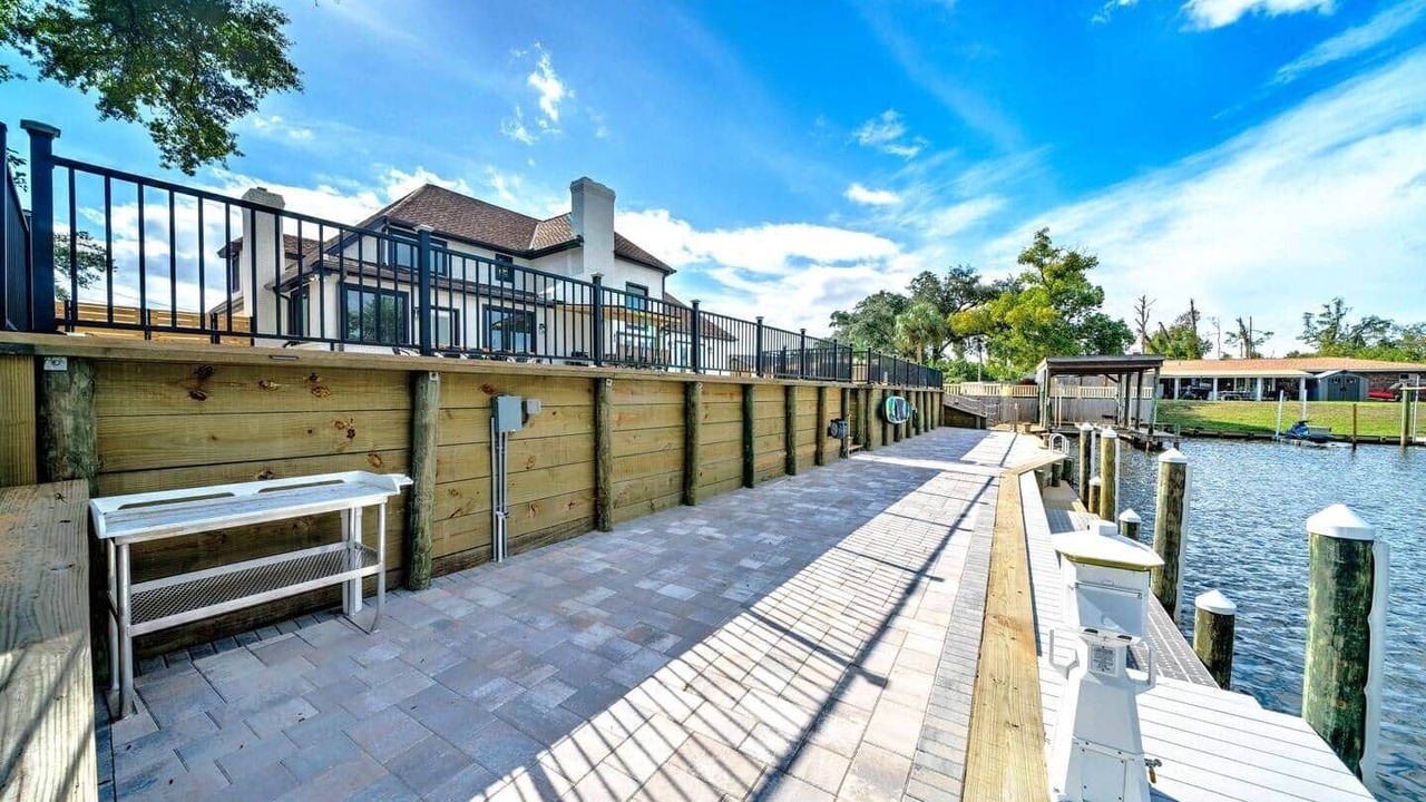 Photo of Patio Balcony in Pretty Bayou